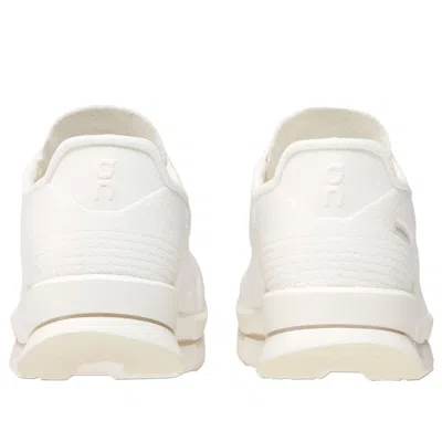 On Running Cloudneo 'undyed White' In Neutral