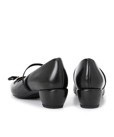 Ferragamo Zina Bow Heels In Black