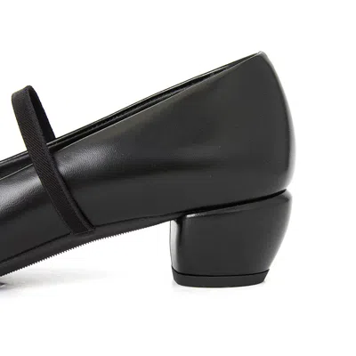 Ferragamo Zina Bow Heels In Black