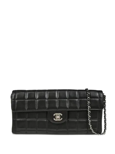 Pre-owned Chanel 2000 East West Choco Bar Shoulder Bag In Black
