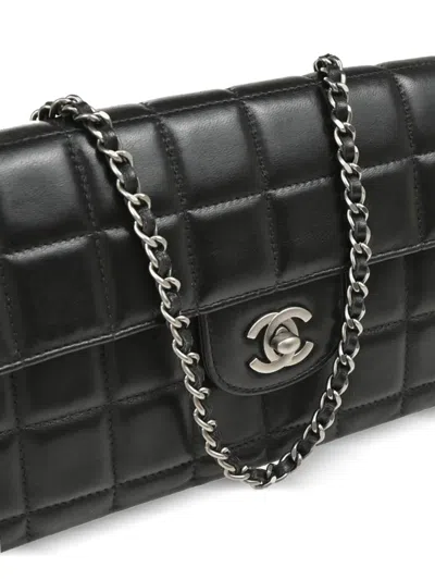 Pre-owned Chanel 2000 East West Choco Bar Shoulder Bag In Black