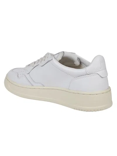 Autry Medalist Low Sneakers In White Leather In White