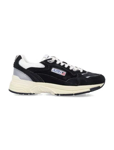 Autry Hyperway Black Low Top Sneakers With Logo Patch On Tongue And Side In Tech Fabric Man In Black