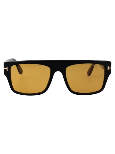 Tom Ford Squared Sunglasses Ft0907 01 E In Neutral