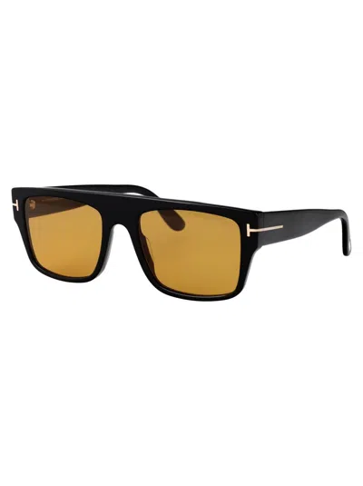 Tom Ford Squared Sunglasses Ft0907 01 E In Neutral