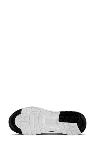 Nike Air Max Nuaxis Sneaker