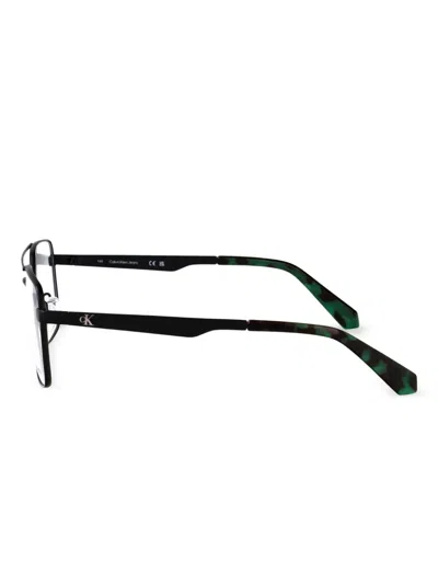 长方形镜框眼镜