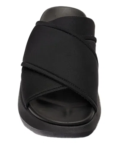 Onwuad Kriss Cross-strap Slides