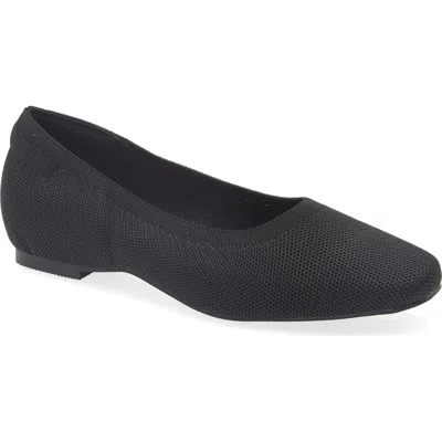 Tahari Hidden Wedge Knit Flat