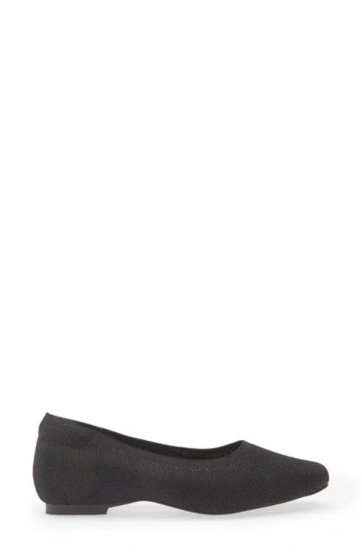 Tahari Hidden Wedge Knit Flat