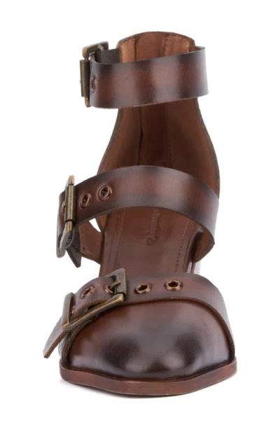 Vintage Foundry Kaydence Strappy Sandal In Brown
