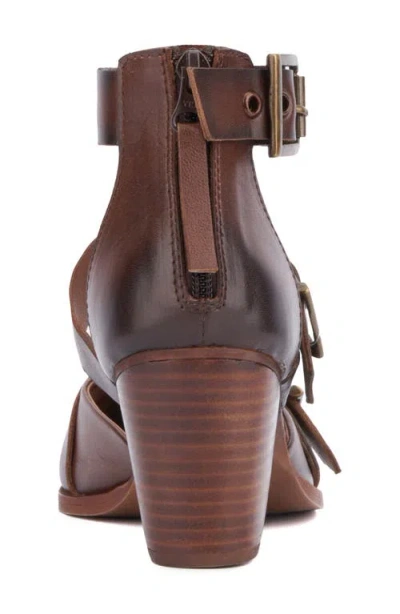 Vintage Foundry Kaydence Strappy Sandal In Brown