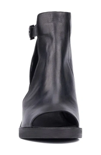 Vintage Foundry Laverne Block Heel Sandal