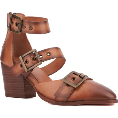 Vintage Foundry Kaydence Strappy Sandal In Brown