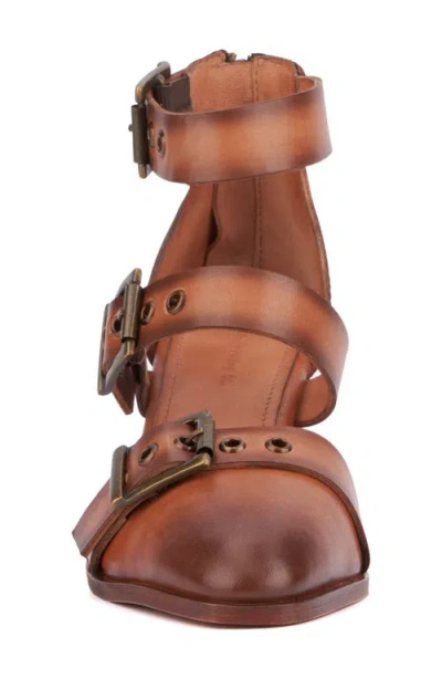 Vintage Foundry Kaydence Strappy Sandal In Brown