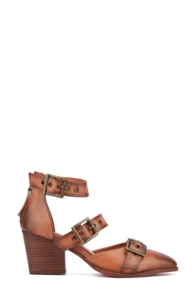 Vintage Foundry Kaydence Strappy Sandal In Brown