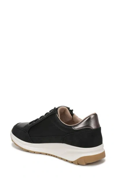Naturalizer Jace Sneaker