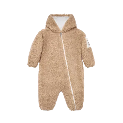 Moncler Barboteuse À Capuche En Teddy In Neutral