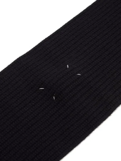 Maison Margiela Ribbed Cashmere Scarf In Black