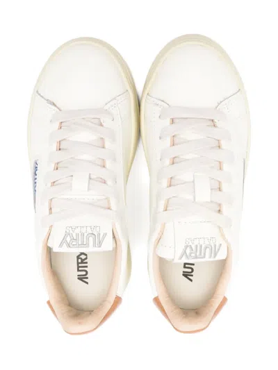 Autry Medalist Low Sneakers In White