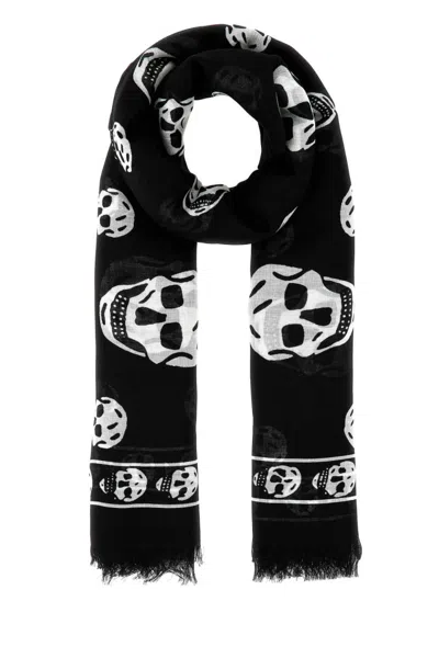 Alexander Mcqueen Fringed Skull Print Rectangular Scarf In Black