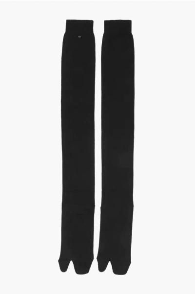 Maison Margiela Ribbed Solid Color Tabi Long Socks In Black