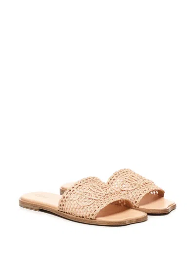 Chloé Soleil Embroidered Woven Sandals In Neutral