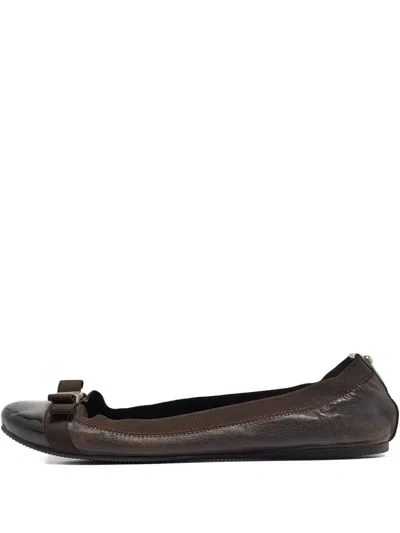 Pre-owned Carolina Herrera Vintage  Patent-leather Bow-detail Ballet Flats