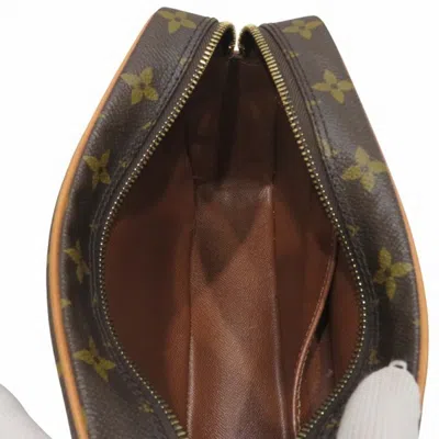 Pre-owned Louis Vuitton Brown Clutch Bag ()