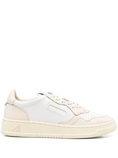 Autry Medalist Low Woman Lea/pat Shoes In White