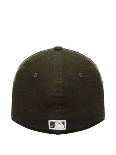 New Era Logo-embroidered Curved-visor Cap In Green