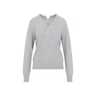 Carven V-neck Cashmere Sweater In Gray