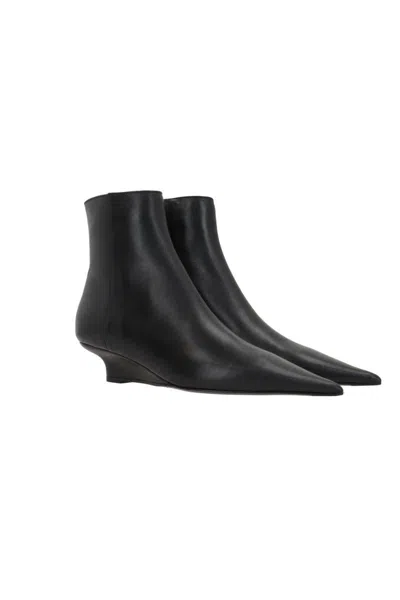 Totême Toteme Sharp 50 Leather Ankle Boots