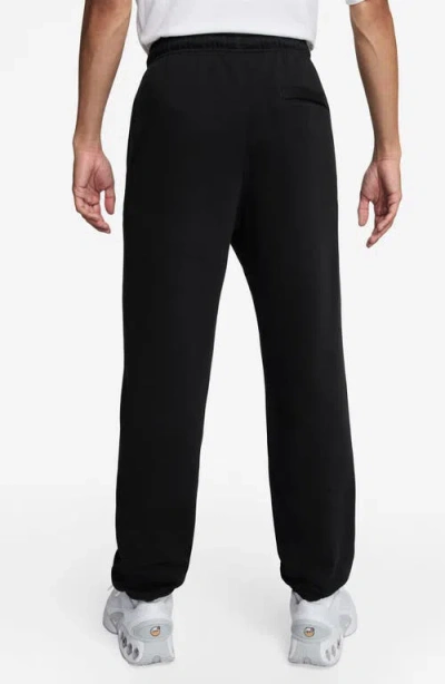 Nike Club Brushed Fleece Sweatpants In Black