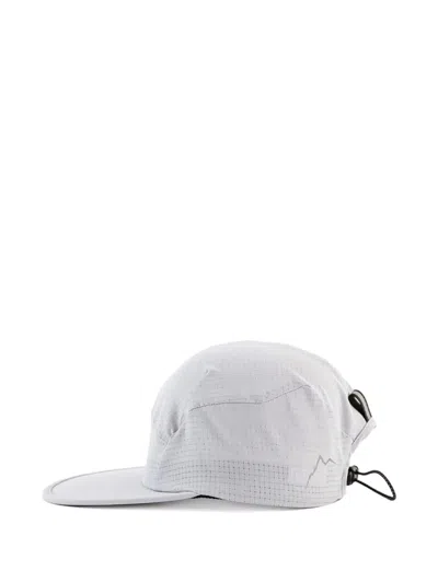 GRID-PATTERN BASEBALL CAP