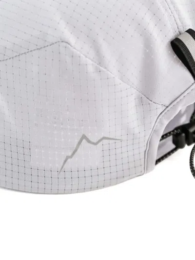GRID-PATTERN BASEBALL CAP