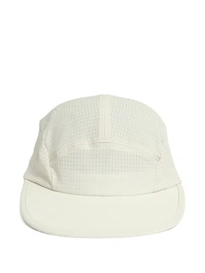 GRID-PATTERN ADJUSTABLE BASEBALL CAP