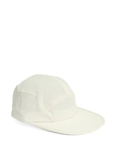 GRID-PATTERN ADJUSTABLE BASEBALL CAP