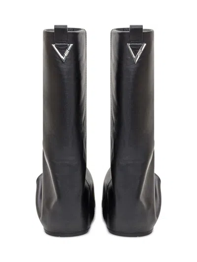 Attico 'robin' Black Boots With Square Toe And Logo Plaque On The Rear