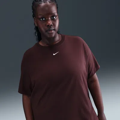 Nike Women's  Sportswear Essential T-shirt (plus Size)