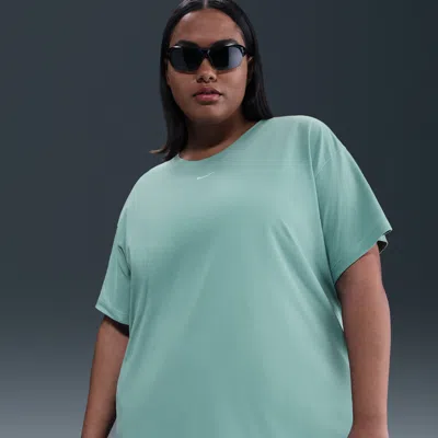 Nike Women's  Sportswear Essential T-shirt (plus Size)