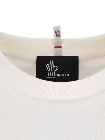 Moncler Logo-print Short-sleeve T-shirt In White