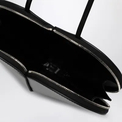 Alaïa Le Coeur Shoulder Bag In Black