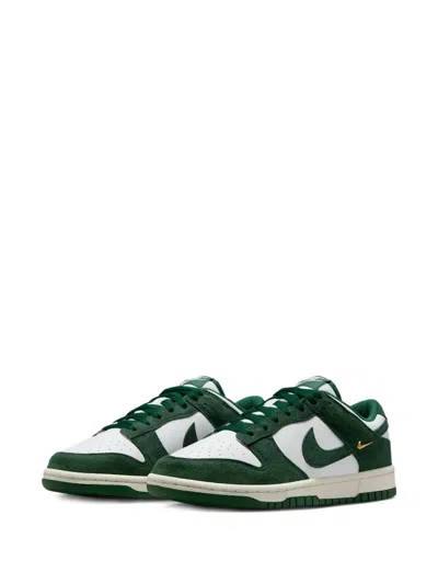 Nike Dunk Low "mini Swoosh