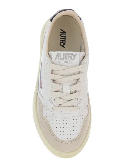 Autry Medalist Low Sneakers In White