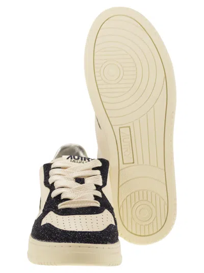 Autry Medalist Low Sneakers With Two Tone Glitter In White