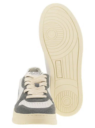Autry Medalist Low Sneakers With Two Tone Glitter In White