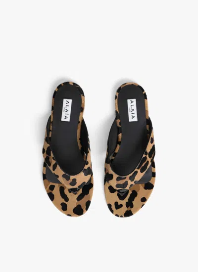 Alaïa Infradito Leopard Print Slippers