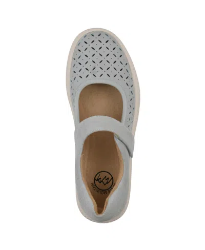 White Mountain Women's Doubles Round Toe Sneakers