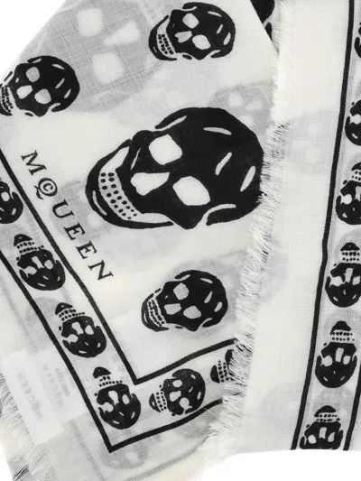 Alexander Mcqueen Classic Skull Silk Scarf In White